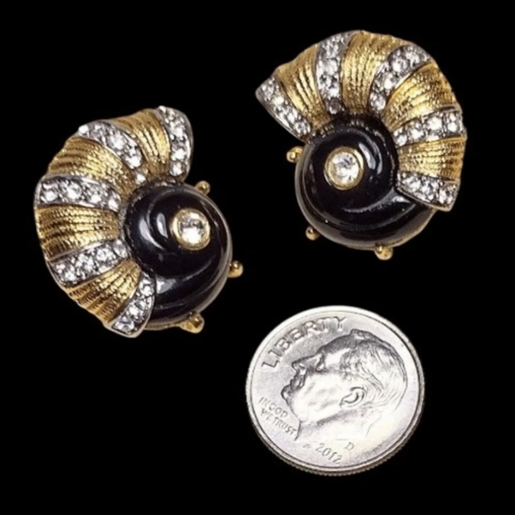 Vintage 60s Hattie Carnegie Rhinestone Nautilis Shell Snail Clip Earrings - Picture 4 of 9